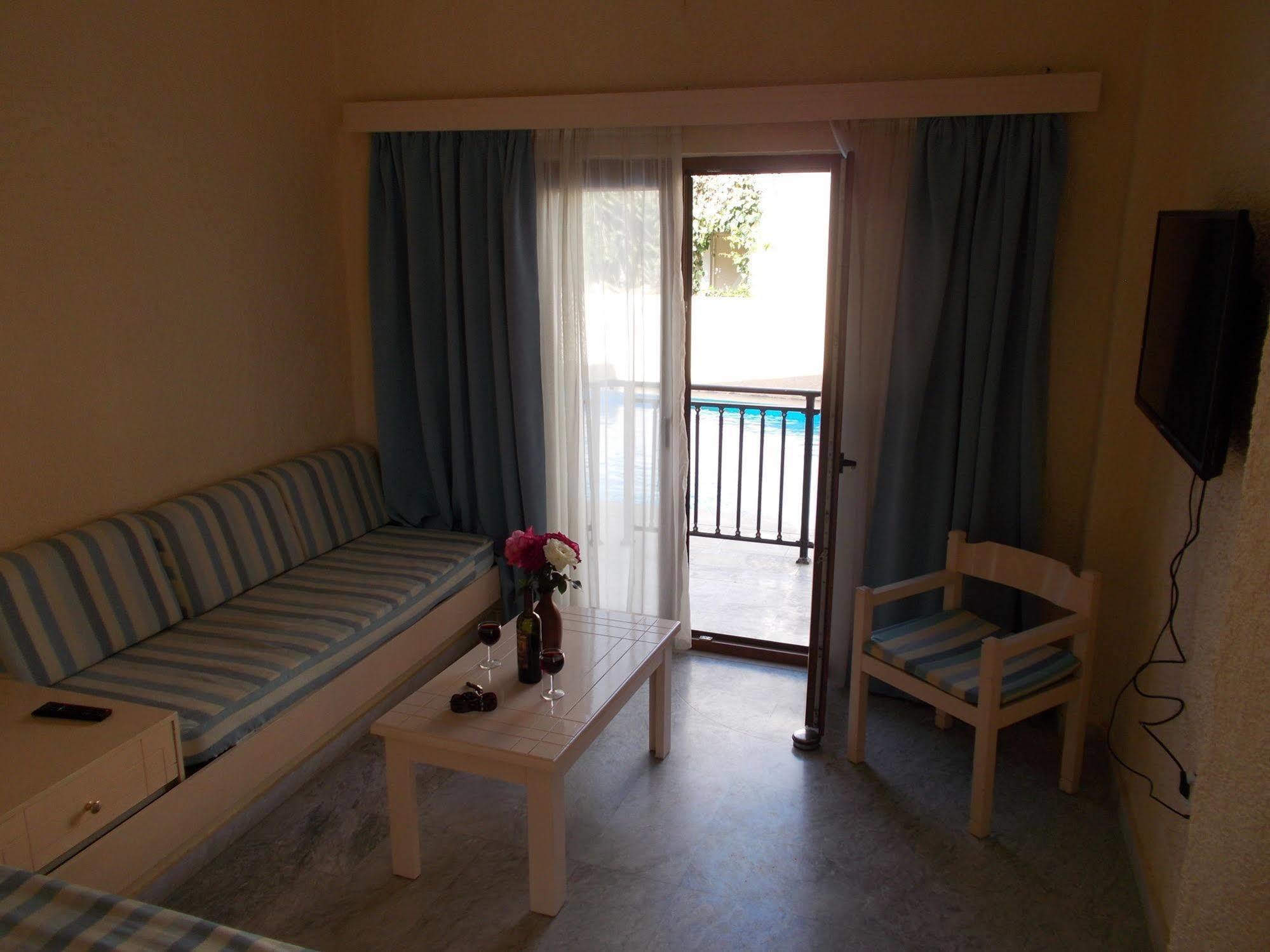Katerini Apartments Hotel Platanias Extérieur photo
